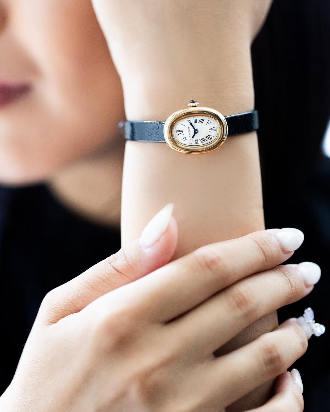 Cartier femmes oval cuir tableau blanc boite simple