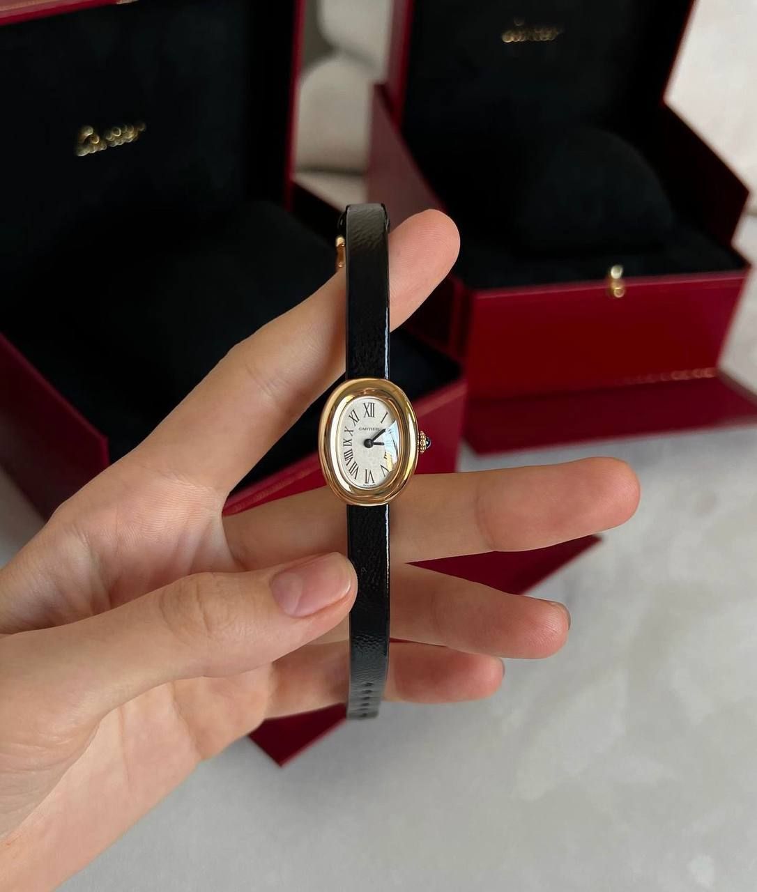 Cartier femmes oval cuir tableau blanc boite simple